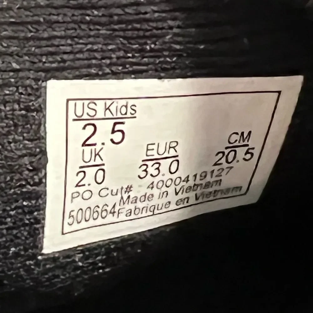 Youth VANS UltraCush Lite Black Low Top Shoes / Size 2.5
